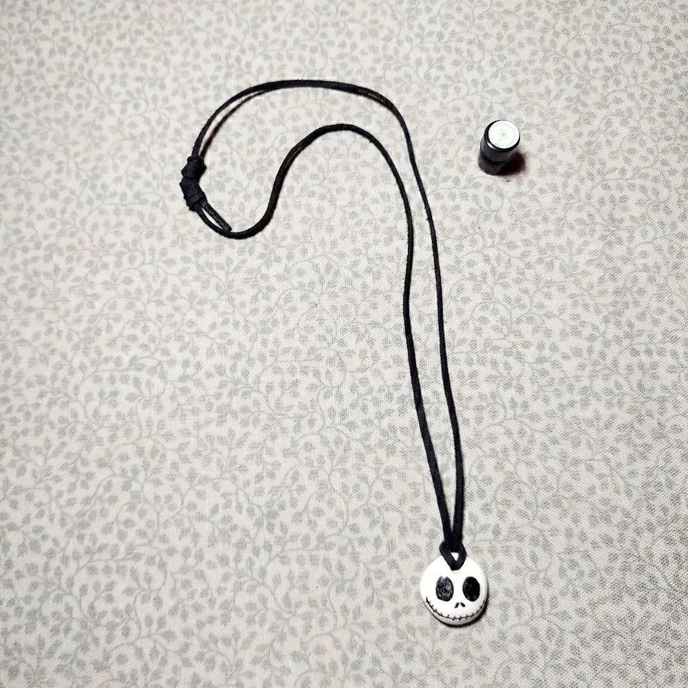 Skeleton Diffuser Pendant   - Picture 2 of 6